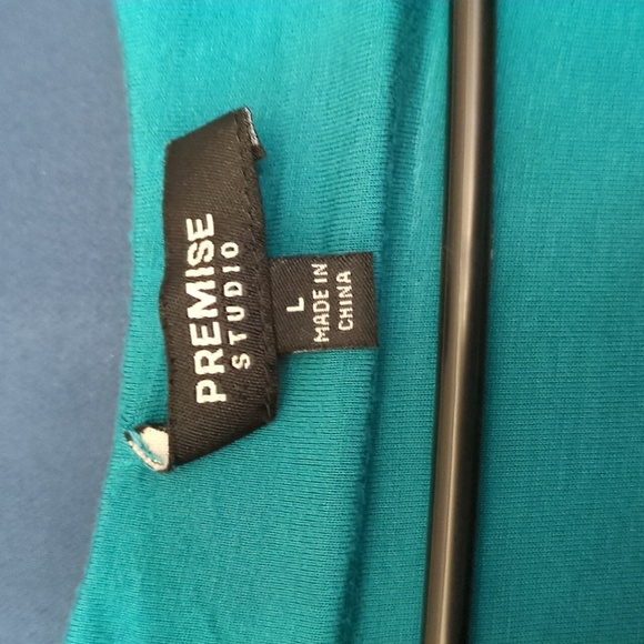 Premise Studio Large Blue Cowl Neck Short Sleeve Blouse - Picture 2 of 2